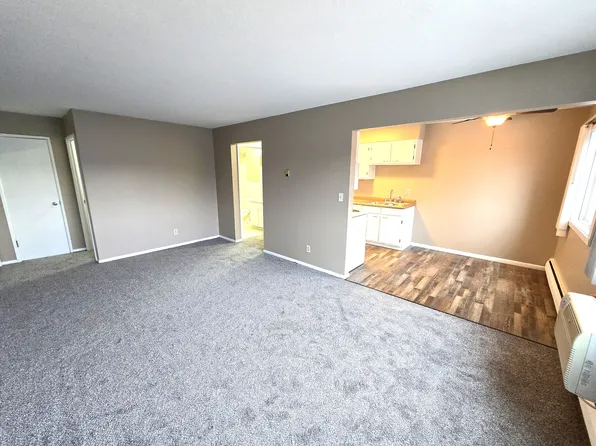 2200 7th St NE APT 7, Minneapolis, MN 55418