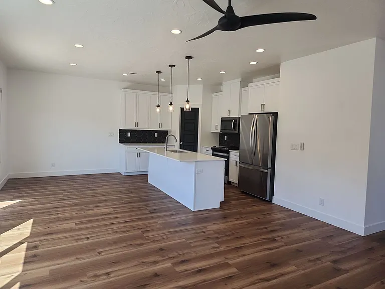 828 E Desert Cactus Dr — Photo 18