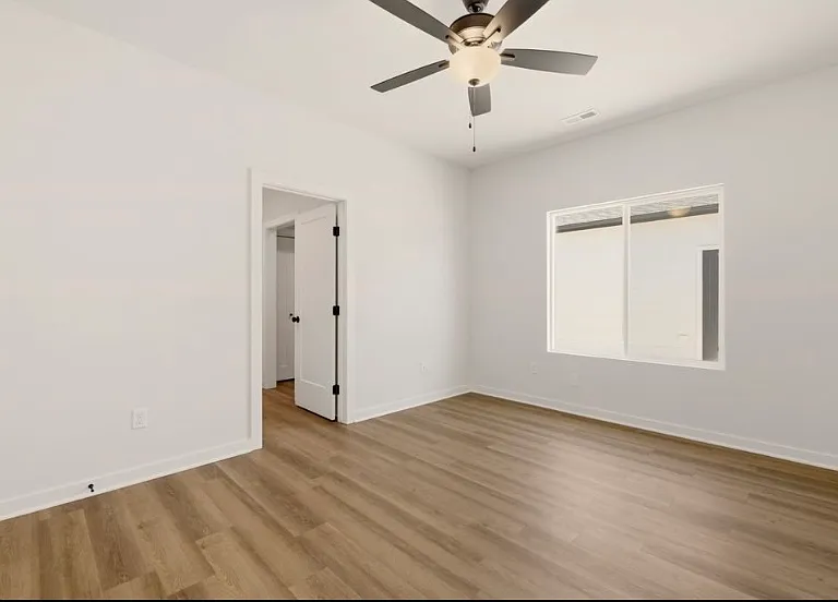 3402 E Thunder St — Photo 9
