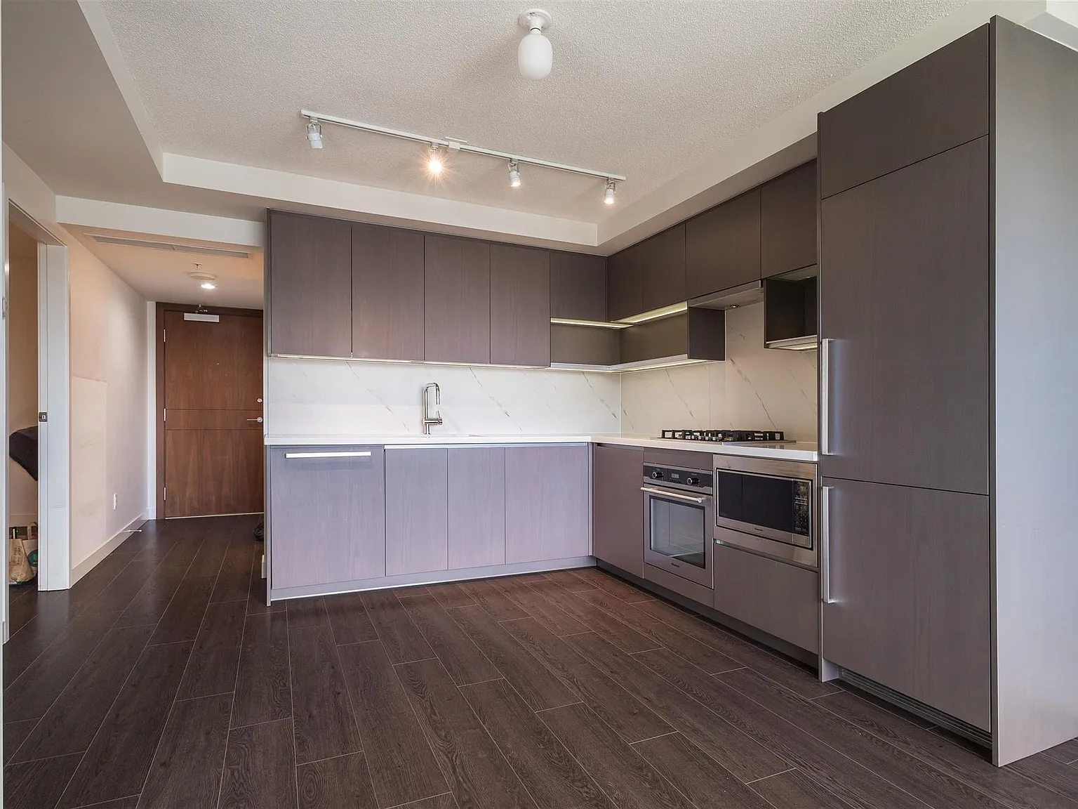 1 bed, 498 sqft, $2,200 — Photo 3