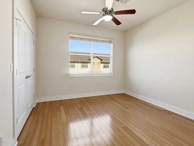13420 Lyndhurst St #807 — Photo 19