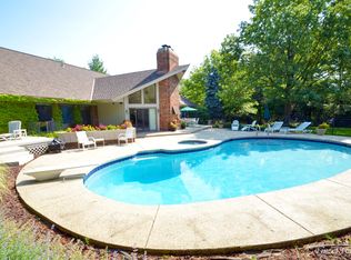 1567 Balmoral Dr, Inverness, IL 60067