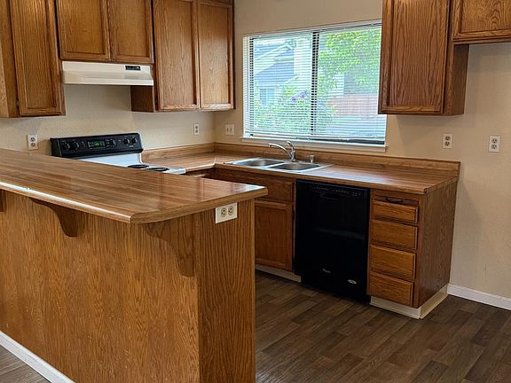 4th image of 238 Hummingbird Court