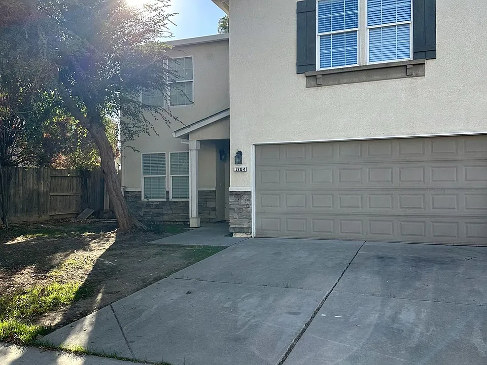 1204 Brightday Dr