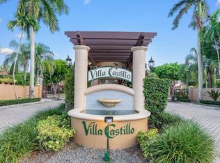 10863 SW 88th Ter, Miami, FL 33176