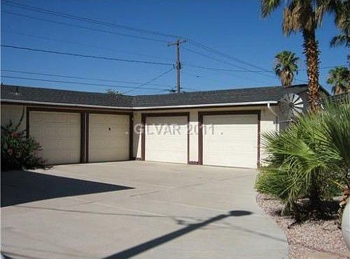 4th image of 3872 Jewel Ave