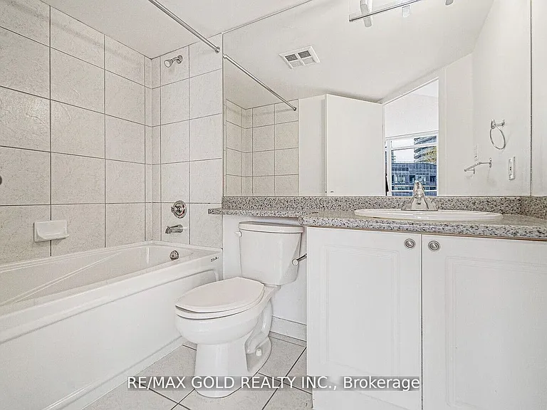 550 Queens Quay W #509 — Photo 15