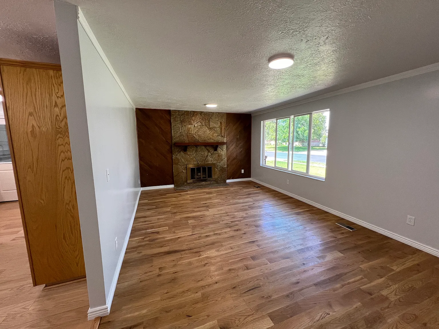 3 bed, 1600 sqft, $2,275 — Photo 3