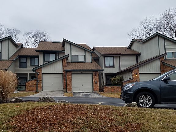 3rd image of 2031 Falling Brook Dr
