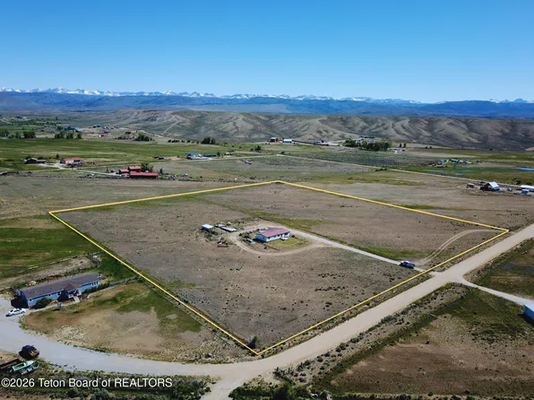 22 Gary Ln, Pinedale, WY 82941
