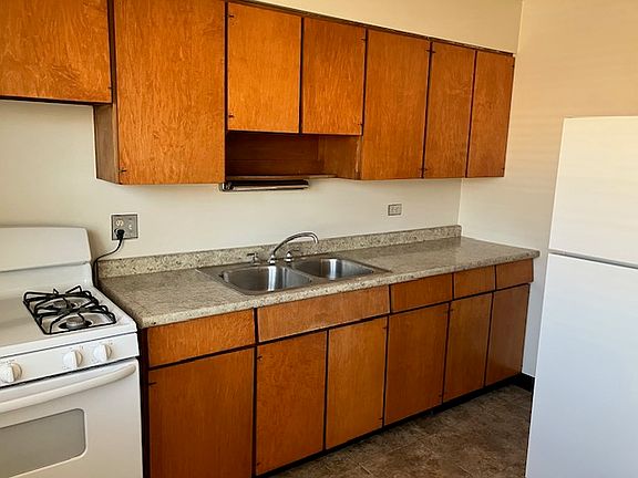 5th image of 5452 N Artesian Ave APT 2N