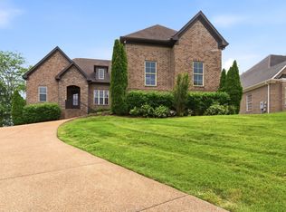 1038 Island Brook Dr, Hendersonville, TN 37075