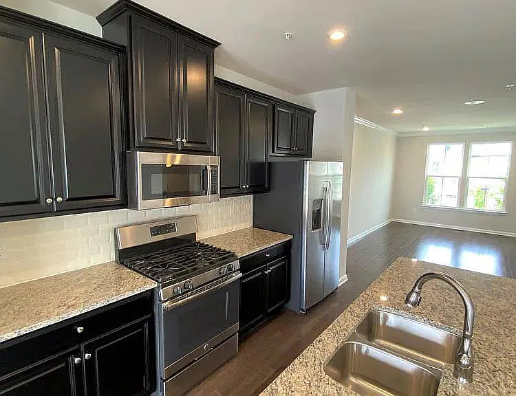 745 Quarry Point Rd — Photo 3