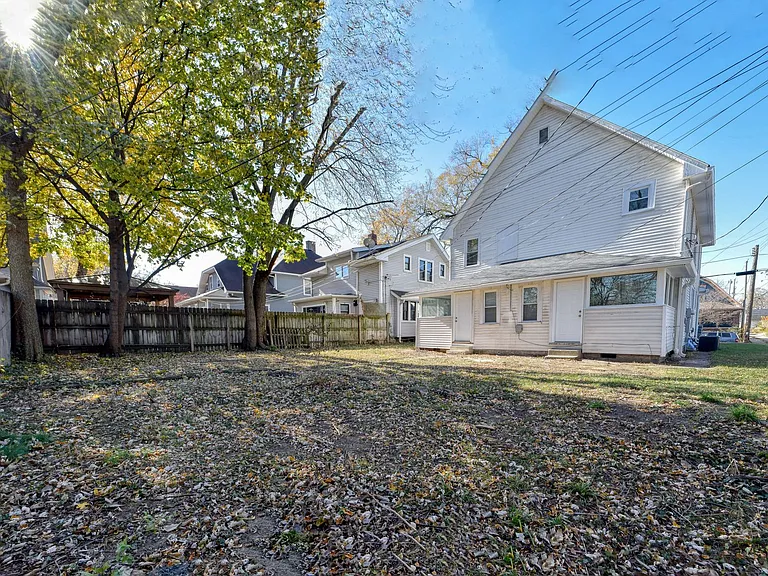 1247 Wright St — Photo 19