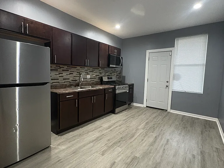 4940 W Van Buren St #2 — Photo 1