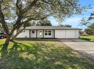 1905 Bay Ave, Rockport, TX 78382