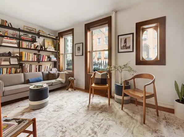 210 E 17th St APT 1B, New York, NY 10003