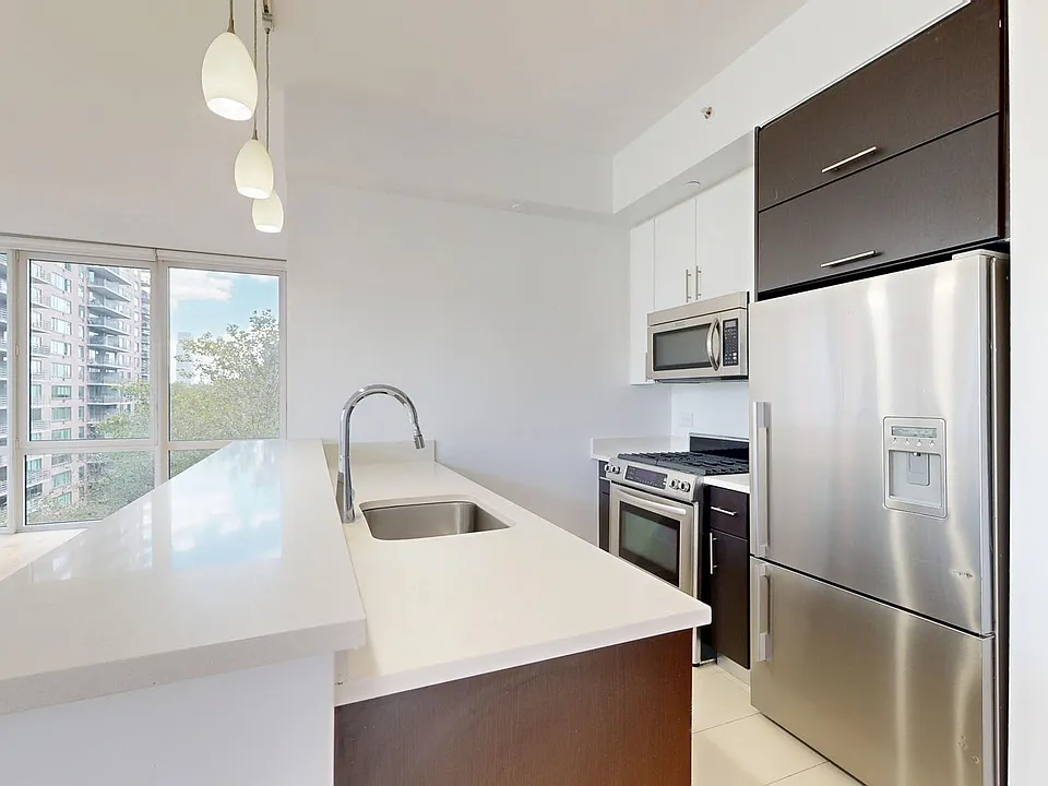 795 Columbus Ave #6H