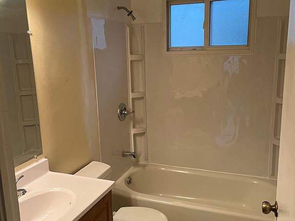 2nd image of 2947 Brownlee Ave