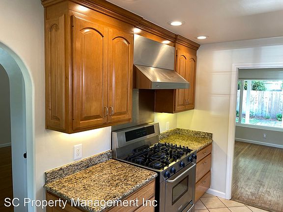 4th image of 228 Elliott Dr