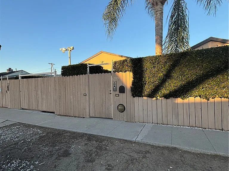 6250 Aura Ave — Photo 1