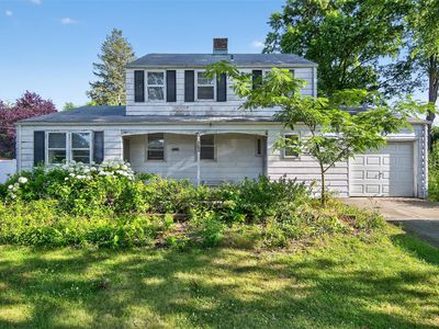 85 Aspinwall Street, Westbury, NY, 11590