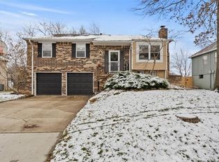 13001 S Brougham Dr, Olathe, KS 66062