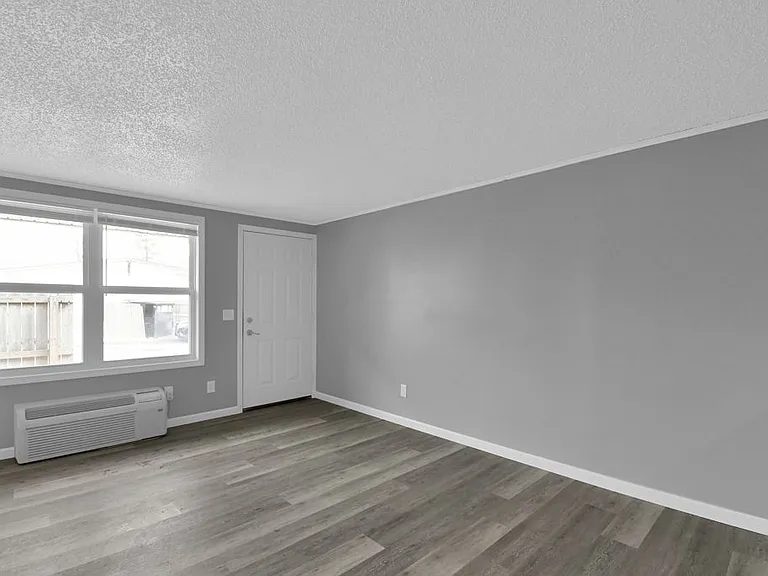 Willow Run Apartments — Photo 8