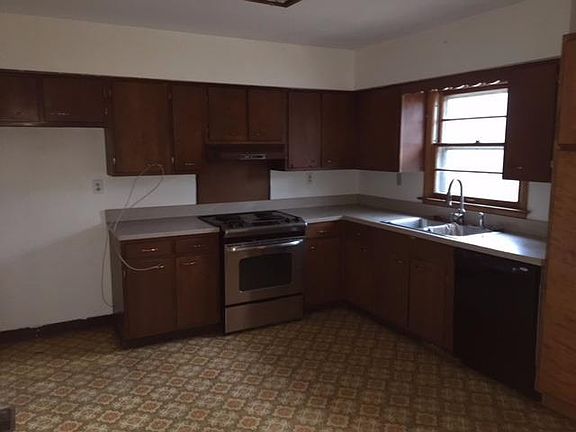 2nd image of 9836 Williams Dr