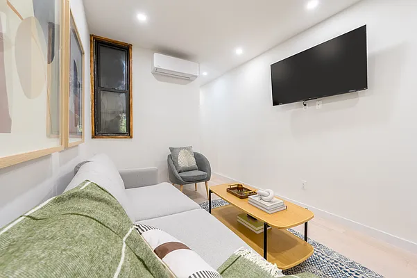 Living room, photo 3