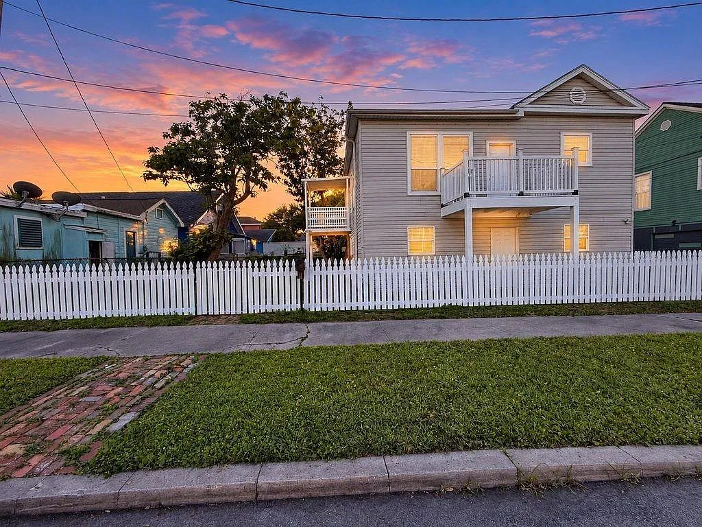 4 bed, 2.0 bath, 1716 sqft, $2,800 — Photo 2