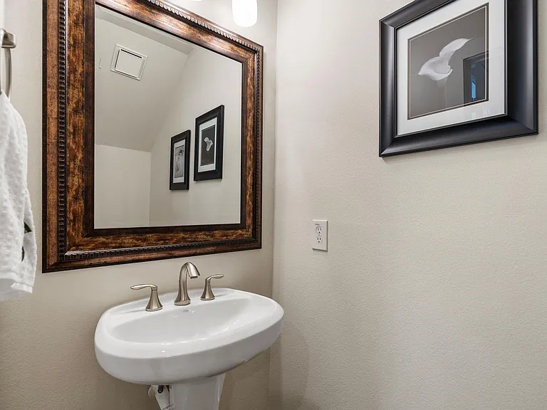 4205 Koehler St #B — Photo 11