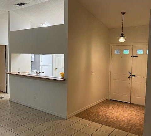 4th image of 1359 Hayward Ave