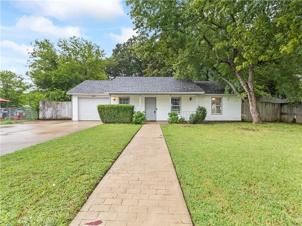 2503 W Ravenswood Dr, Fayetteville, AR 72704