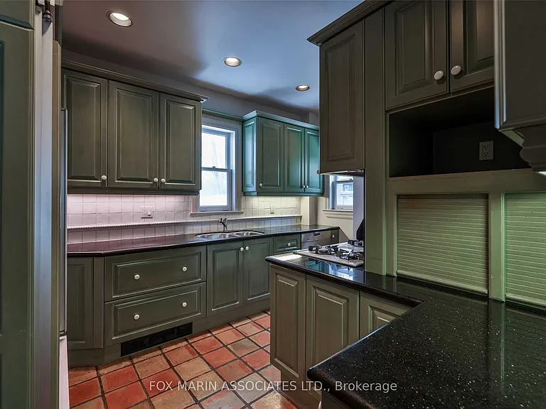 54 Heathdale Rd — Photo 11