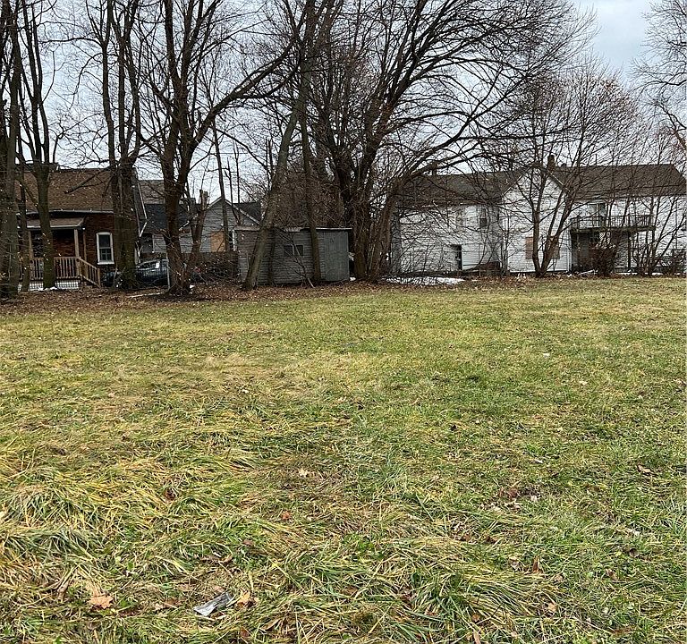 1st image of 228 High St #5