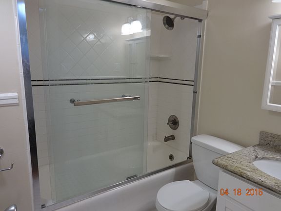 4th image of 1631 Chestnut St APT 11