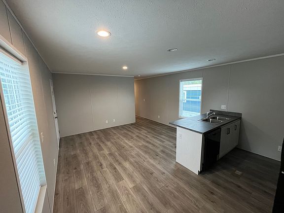 5th image of 2321 W Skyeview Dr