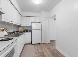 569 Sheppard Avenue West, Toronto, ON M3H 2R8