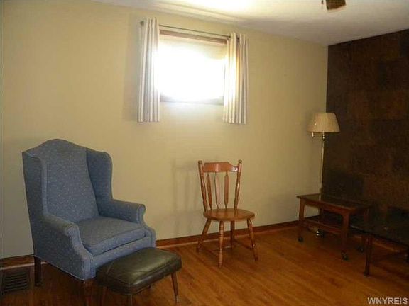 3rd image of 142 Balbach Dr