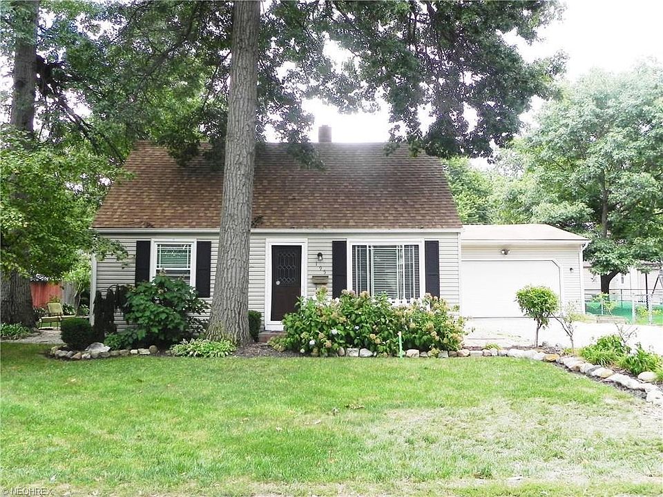 1st image of 195 Oakwood Dr