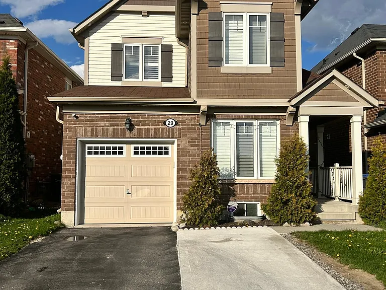 29 Robert Parkinson Dr #UPPER — Photo 1