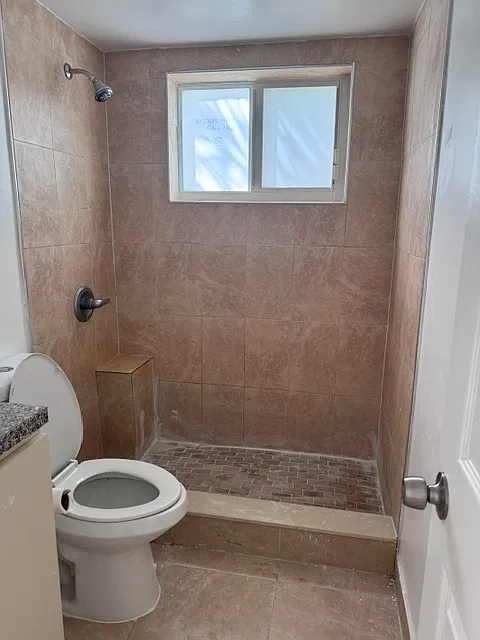 2 bed, 650 sqft, $2,100 — Photo 2