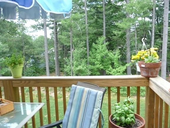 Nice deck off kitchen