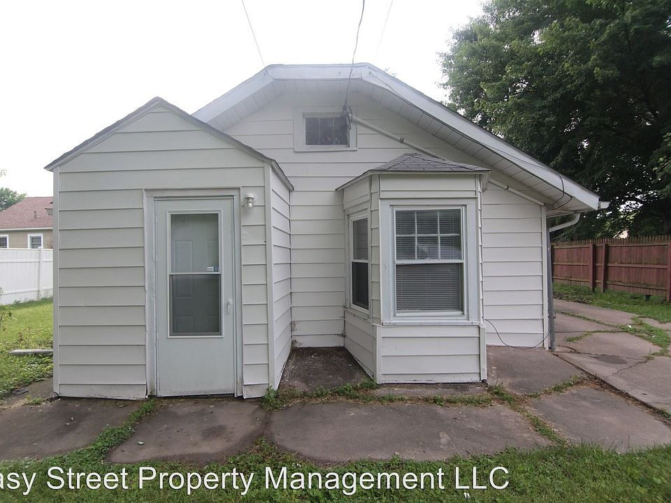 1st image of 3342 3rd St