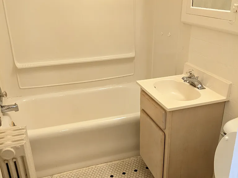 1019 S Farwell St #206 — Photo 3