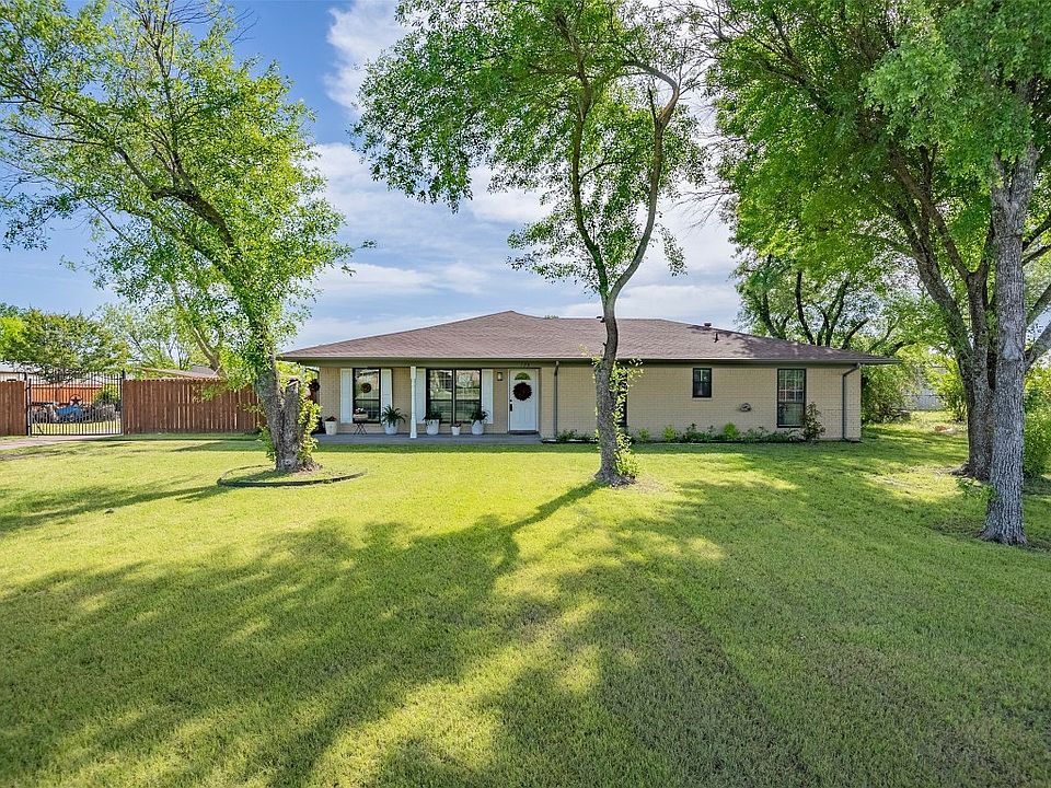 1st image of 128 Royal Park Ln