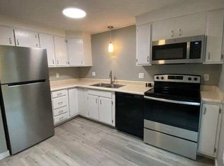 270 Sunderland Rd APT 37, Worcester, MA 01604