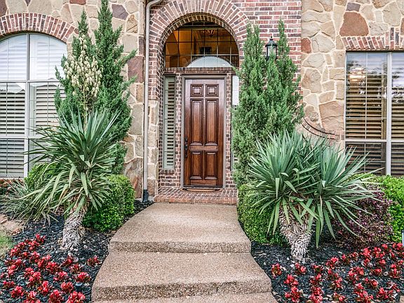 3rd image of 2316 Maidens Castle Dr