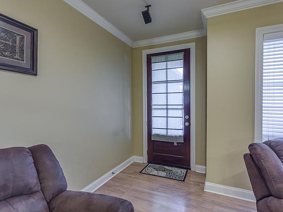5th image of 103 Festival Ln